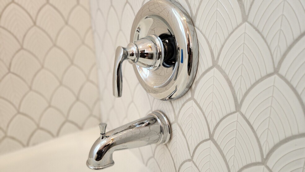 2nd fl BA shower detail - 3230 Lyndale Ave N
