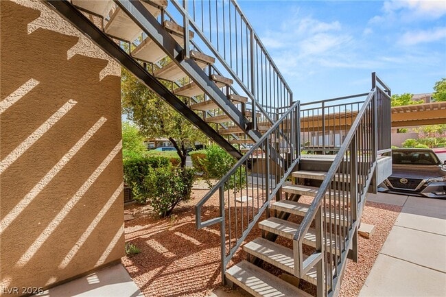 Building Photo - 2900 Sunridge Heights Pkwy