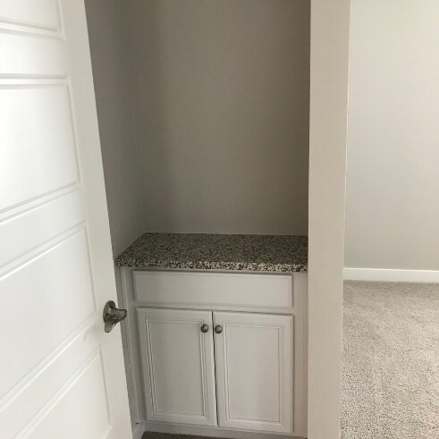 Building Photo - 2392 S Scranton St