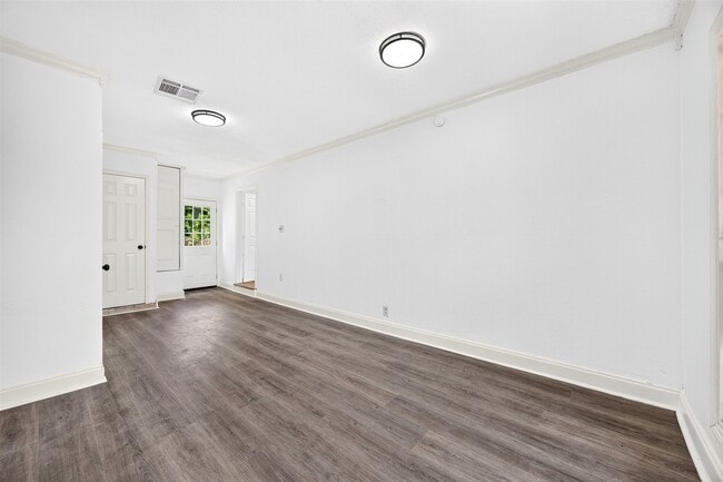 Building Photo - 9211 Clearway Dr