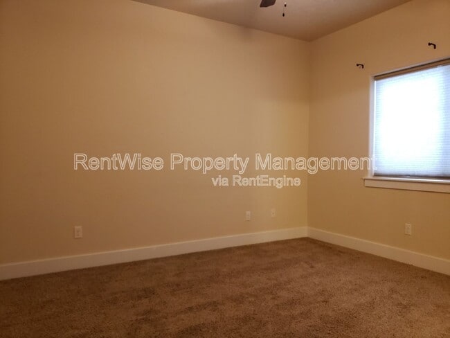 Building Photo - 6260 N Maximus Pl