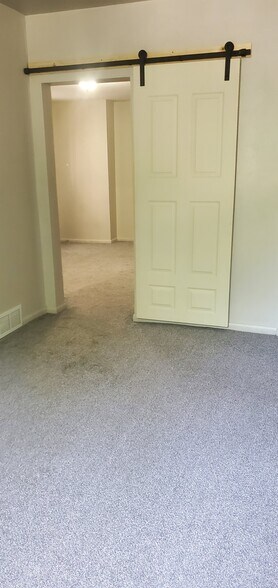 Building Photo - 711 Pine St