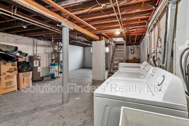Building Photo - 2956 Yorkway