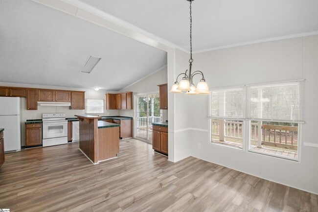 Building Photo - 296 Fish Camp Rd