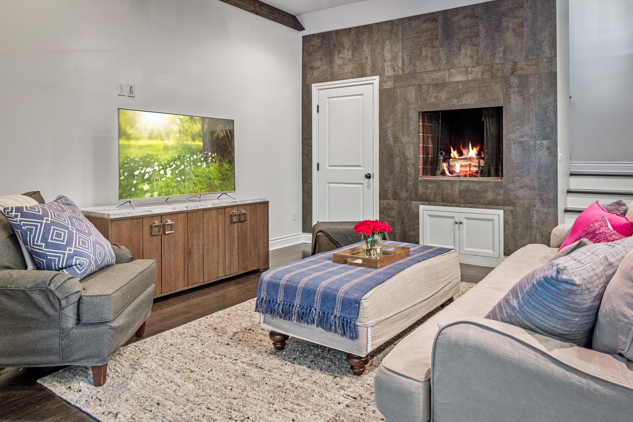 Building Photo - 4537 Agnes Ave