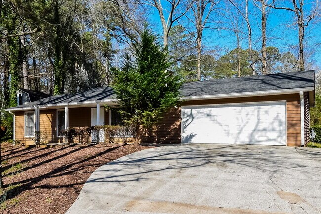 Building Photo - 2464 Hewatt Rd