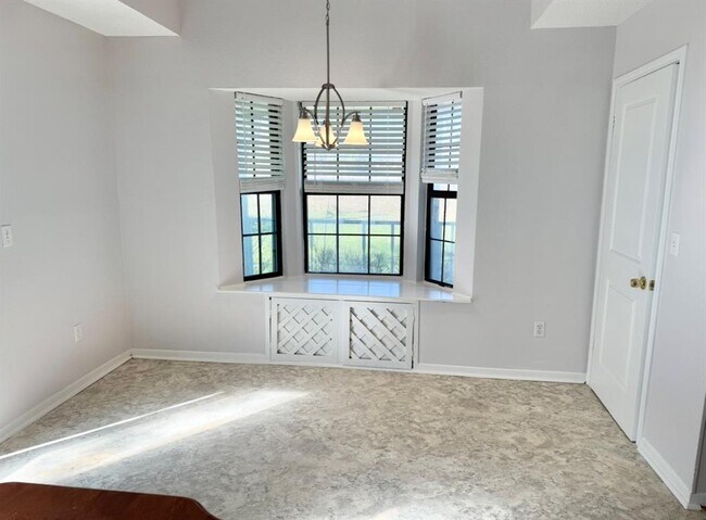 Building Photo - 233 FM 696