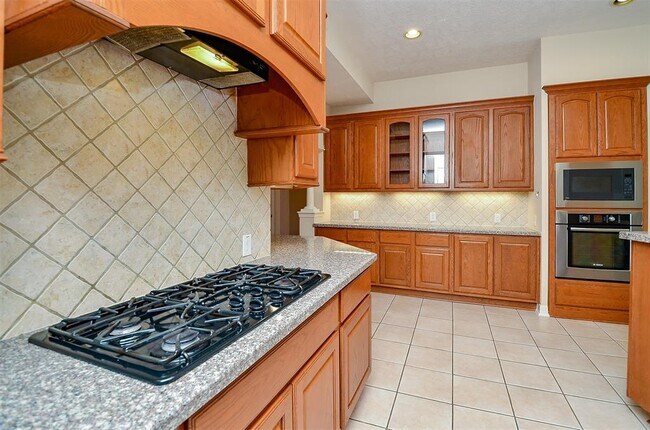 Building Photo - 7610 Breezeway Bend Ln