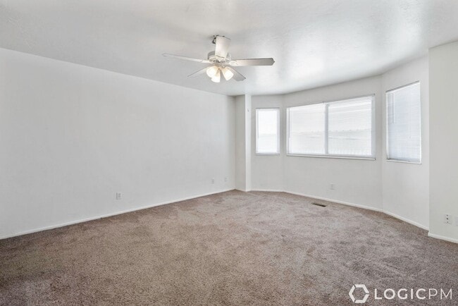Building Photo - Stunning Row-End Townhome In Great Location!