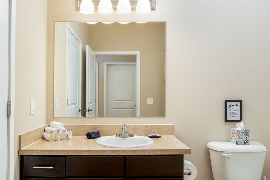 Building Photo - 5799 Fenimore Trail Dr W