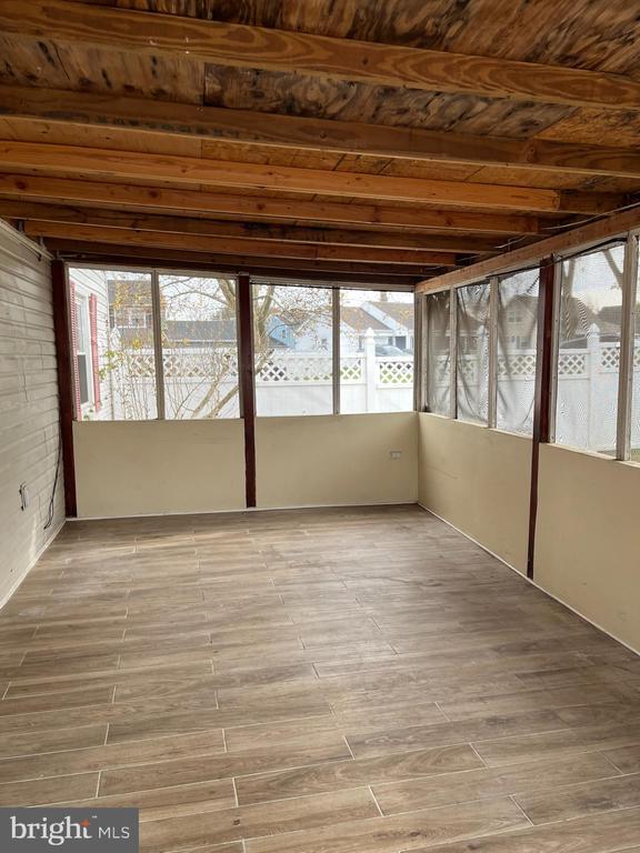 Building Photo - 42 Genesee Ln