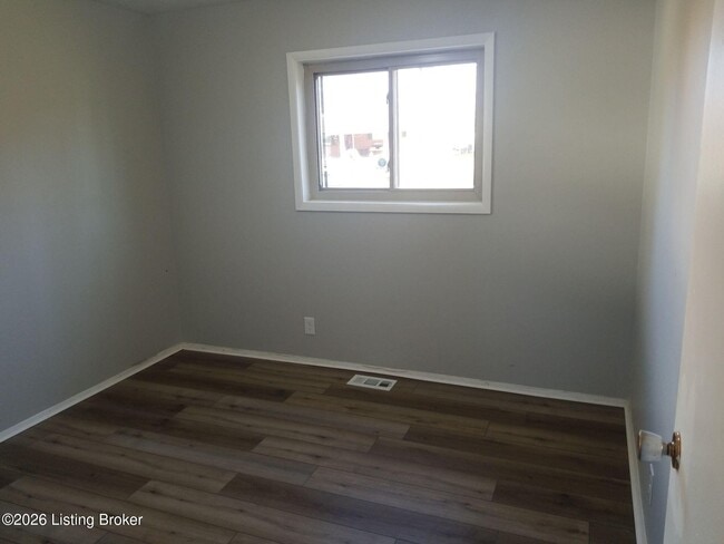 Building Photo - 9812 Saturn Dr