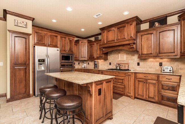Building Photo - Iveys Subdivision