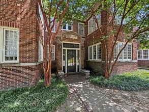 Building Photo - 340 N McLean Blvd