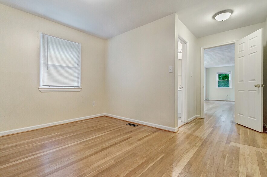 Building Photo - 9085 Autoville Dr