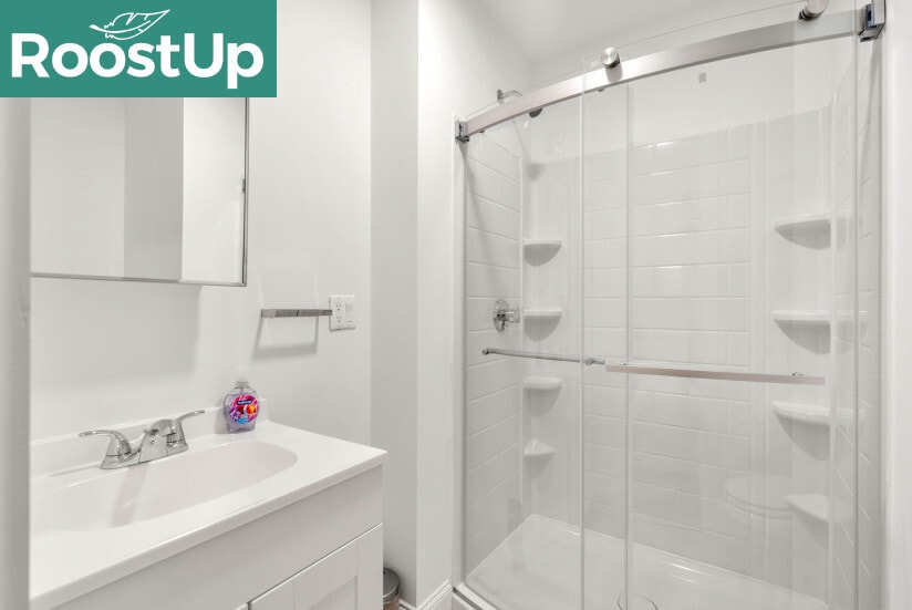 Building Photo - RoostUp Furnished Private Bedroom with Pri...