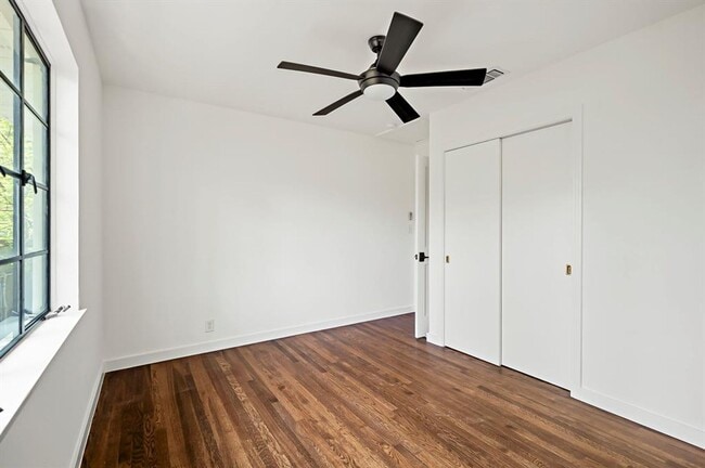 Building Photo - 1207 Ridgemont Dr