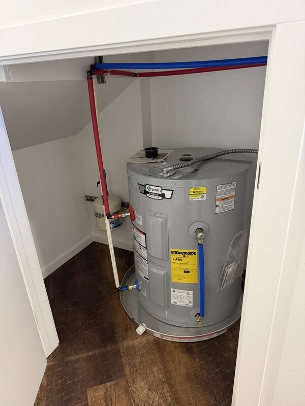 Building Photo - 361 W 400 S