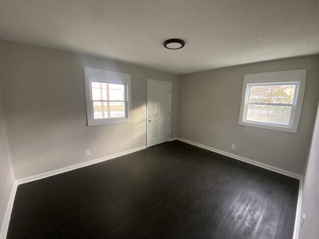 Living Room - 4411 Mikado Ave