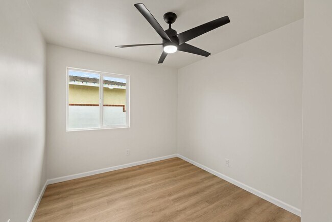 Building Photo - 5162-5166 Ewing St.