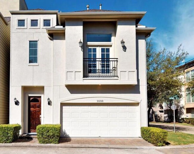 Primary Photo - Wonderful 4/3.5 Townhome