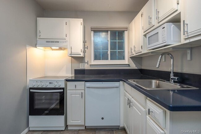 Building Photo - 219 Fox Run Ln