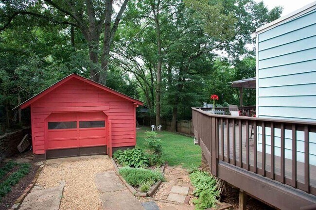 Building Photo - 1089 United Ave SE