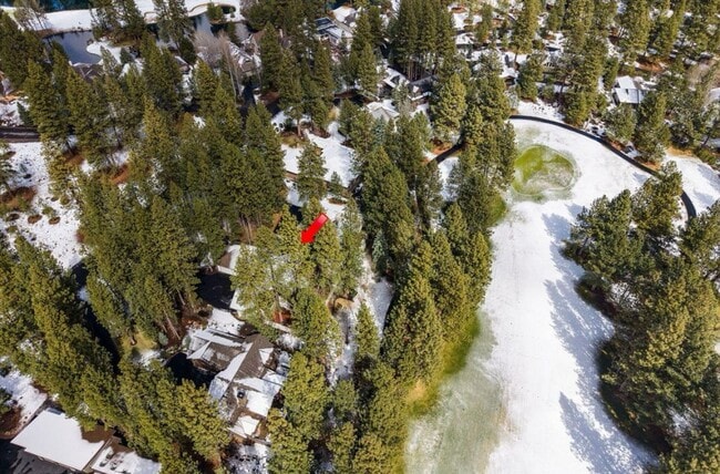 Building Photo - Gorgeous Single Level Luxury Home with 3-C...