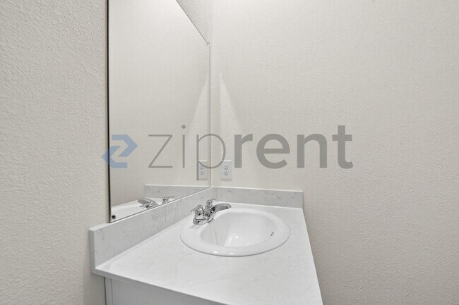 Building Photo - 1317 Kennedy Rd