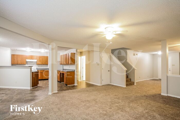 Building Photo - 2880 Ludwig Dr