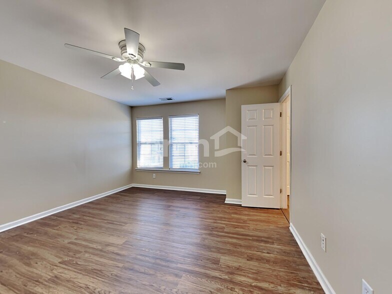 Building Photo - 225 Two Forts Rd