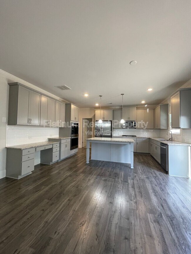 Building Photo - 1616 Chancery Ln