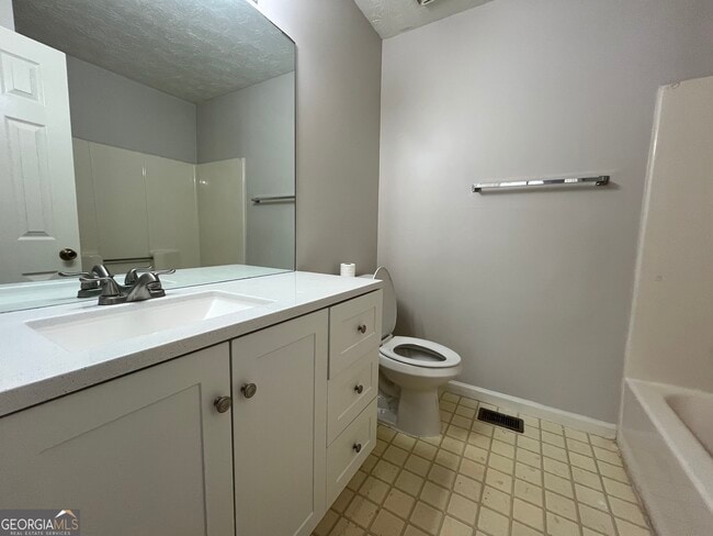 Building Photo - 3461 Kingswood Run