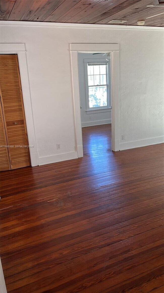 Building Photo - 315 Eucalyptus St