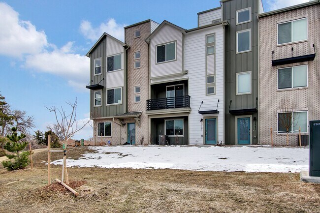 Building Photo - 12121 W 57th Dr