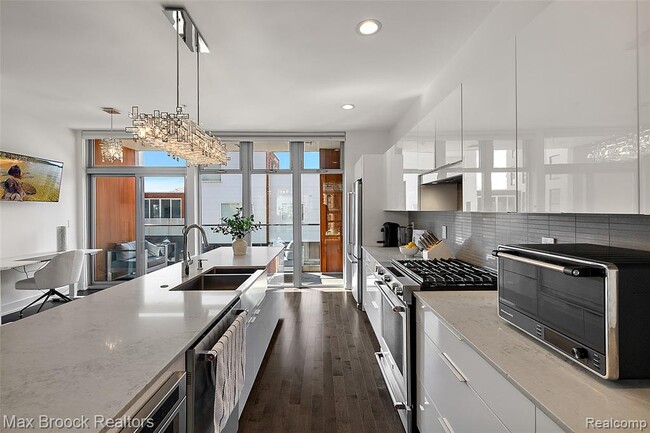 Building Photo - 284 Alfred St