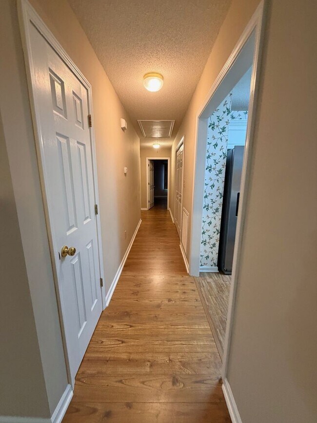 Building Photo - 121 Timberwood Rd