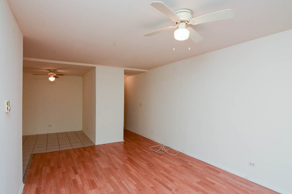 Building Photo - 3825 N Pine Grove Ave