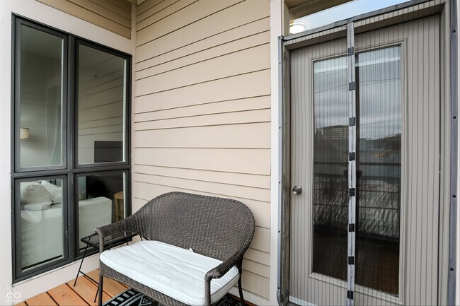 Building Photo - 233 E St Joseph St