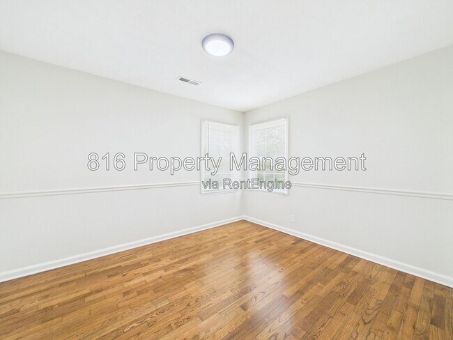 Building Photo - 6420 W 81st Terrace