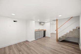 Building Photo - 2624 W 8th Ave