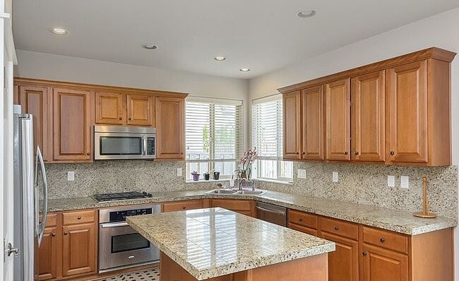 Building Photo - 132 NE 64th Terrace