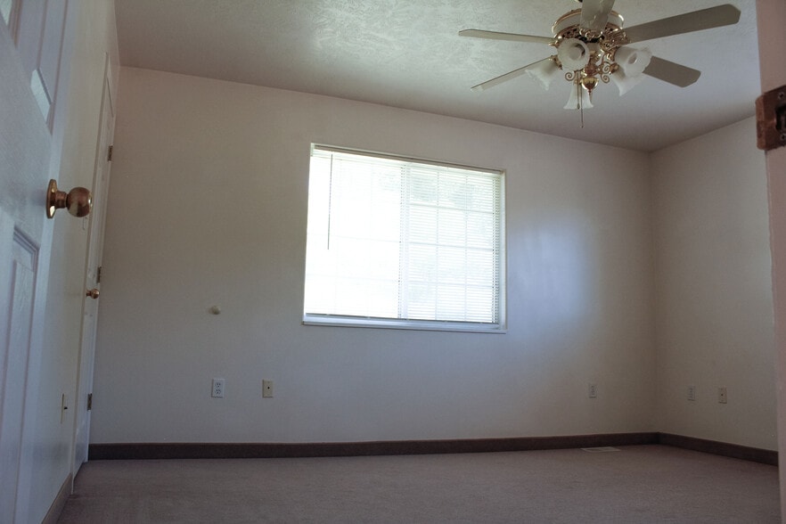 Master bedroom - 4117 W 475 N