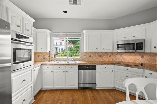 Building Photo - 4020 Mediterranean St