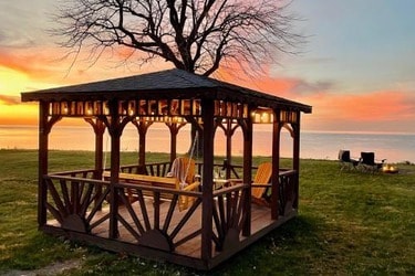 Building Photo - 2401 Plum St