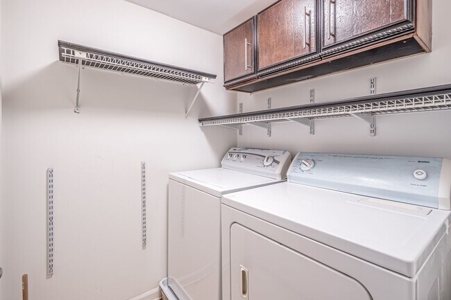 Building Photo - 2 bed 2 bath Peachtree Loft living in Buck...