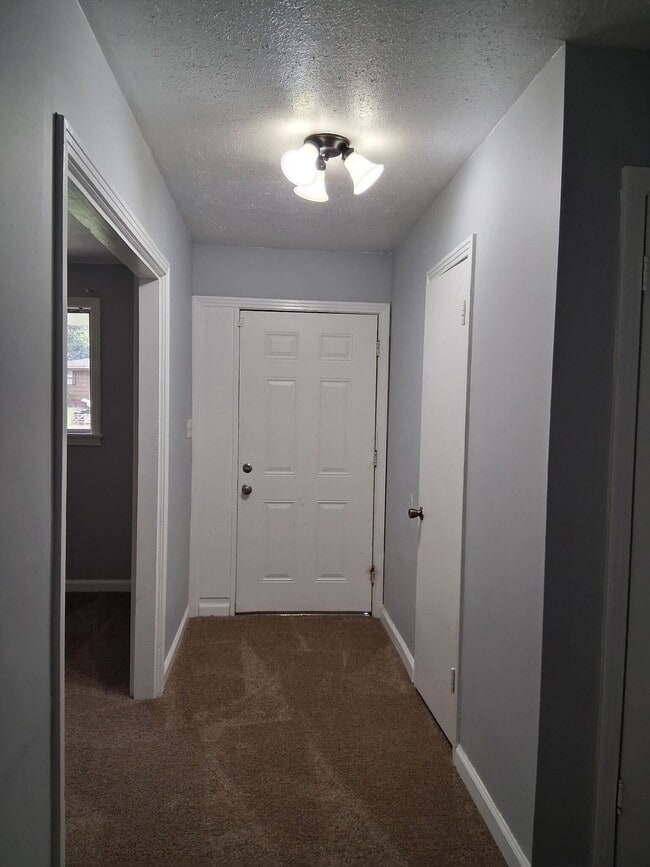 Building Photo - 1933 Wisteria Dr