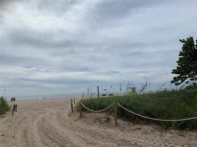 Building Photo - 3205 SE 7th St