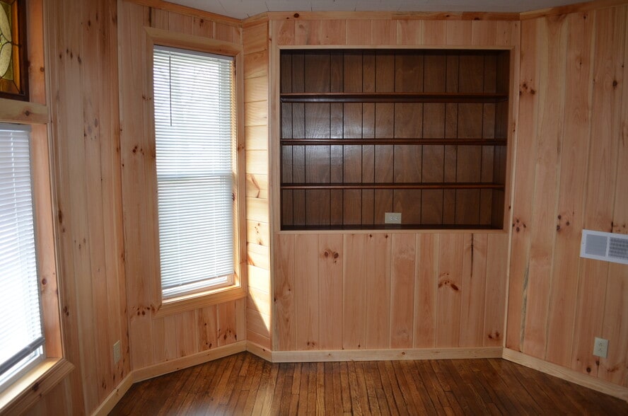 Building Photo - 444 Chestnut St