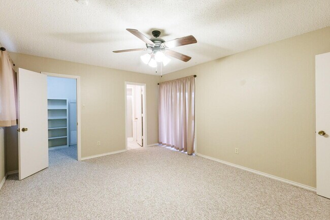 Building Photo - 3406 65th Dr
